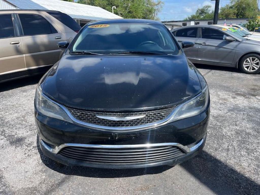 2015 Chrysler 200 Limited's photo